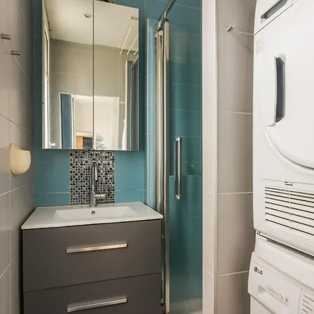 Apartment Spacious Flat In The 16th District - - Welkeys