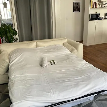Spacious Flat In The 16th District - - Welkeys Paris