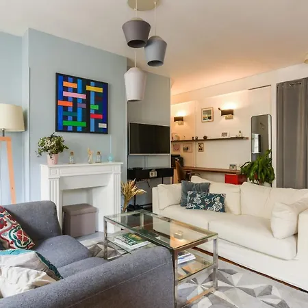 Spacious Flat In The 16th District - - Welkeys