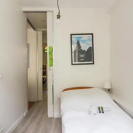 Spacious Flat In The 16th District - - Welkeys * Paris