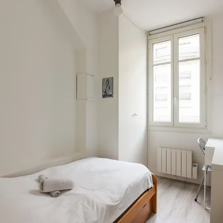 Spacious Flat In The 16th District - - Welkeys Daire *
