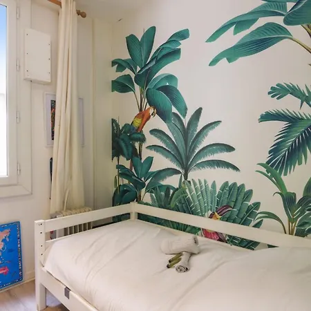 Spacious Flat In The 16th District - - Welkeys Paris